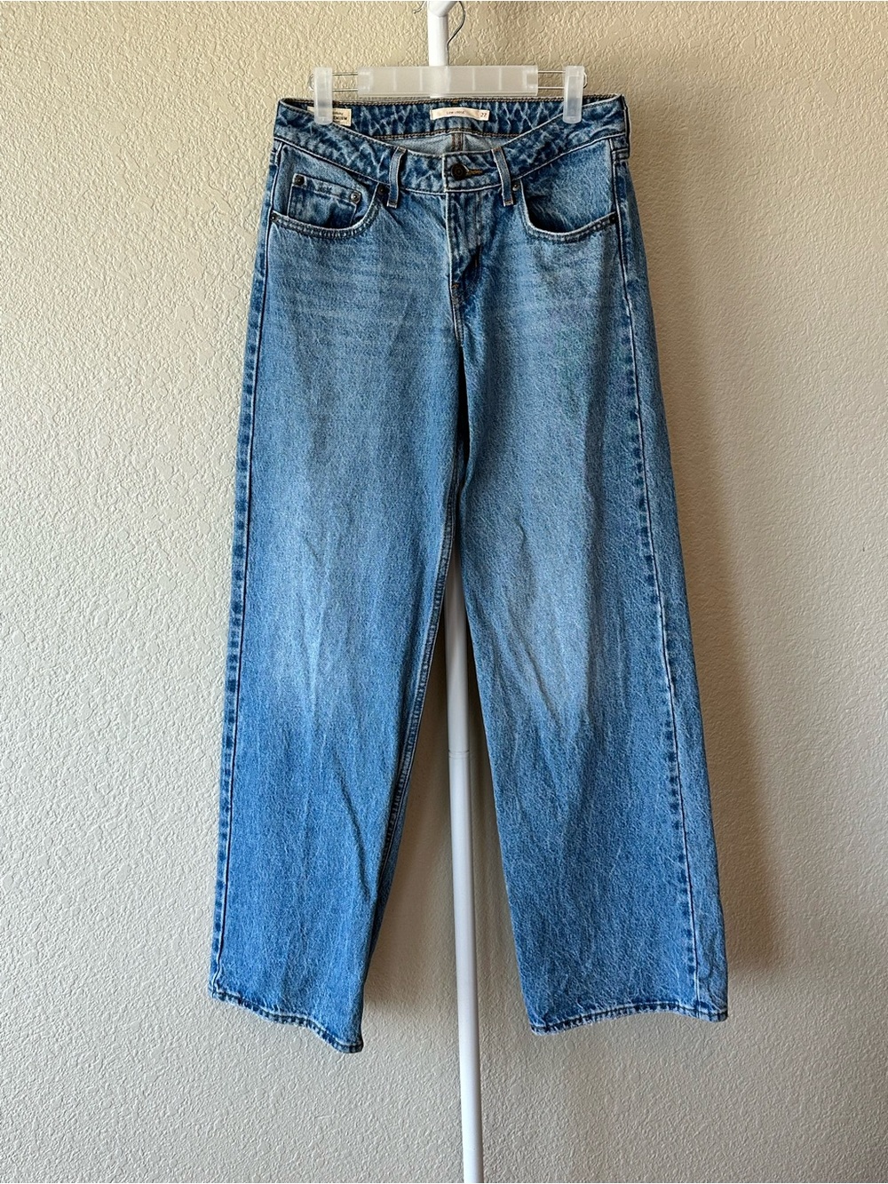 Levis low loose jeans wide straight leg size 27